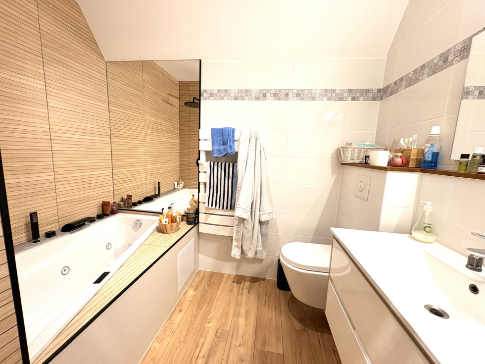 Salle de bain balnéo premier étage