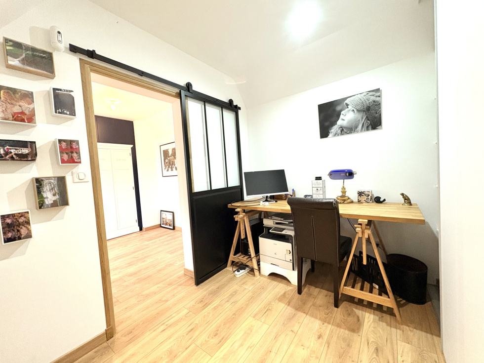 Bureau accès vers la troisième chambre